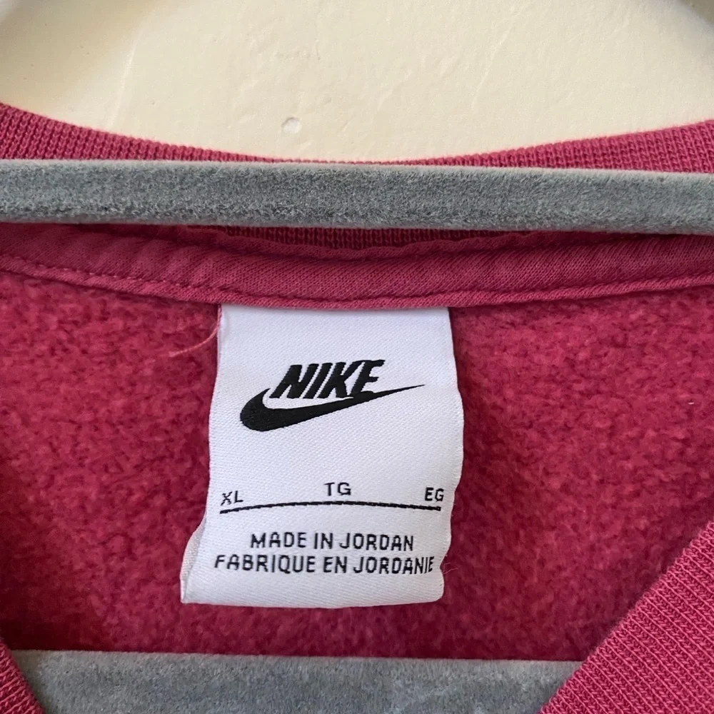 Nike Fleece Graphic Crew Athletic Pink Sweatshirt Girls Size XL Pullover